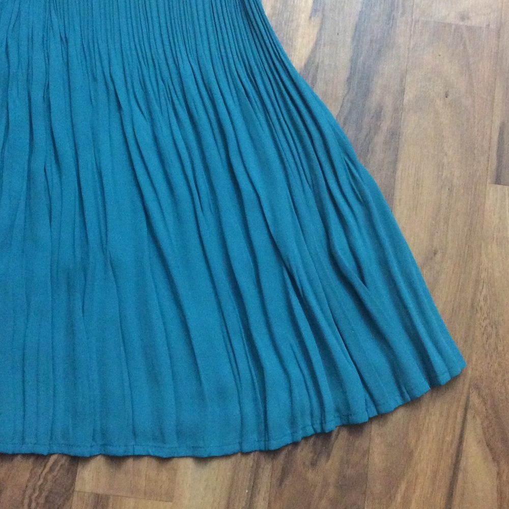 Melissa Paige Teal Sleeveless Blouse - Picture 2 of 6